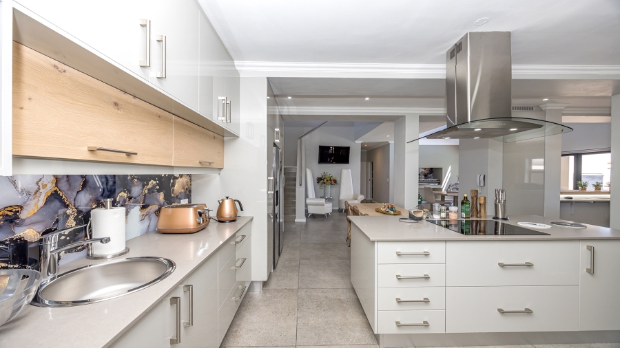 4 Bedroom Property for Sale in Parklands North Western Cape